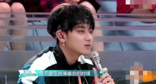 黄子韬爸妈爆料微博视频,儿子成长背后的感人故事