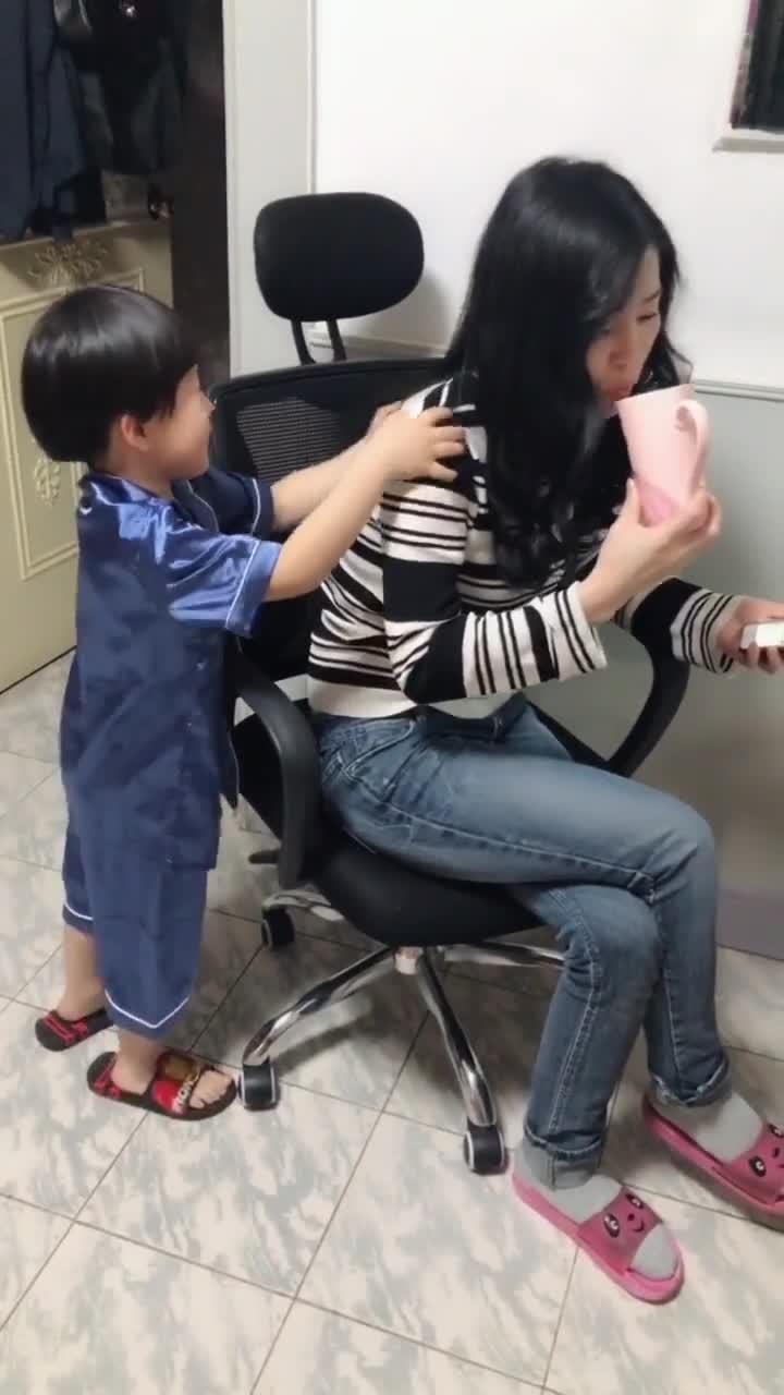后妈爆料儿子视频播放,儿子视频播放背后的惊人真相 第3张 后妈爆料儿子视频播放,儿子视频播放背后的惊人真相 第3张