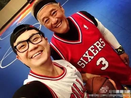 娱乐吃瓜君篮球,揭秘篮球圈幕后故事与热点事件  第2张