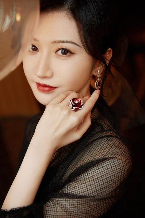 娱乐圈爆料人间富贵花,娱乐圈璀璨明星的华丽人生