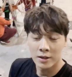 最新爆料李易峰视频播放,引发网友热议！